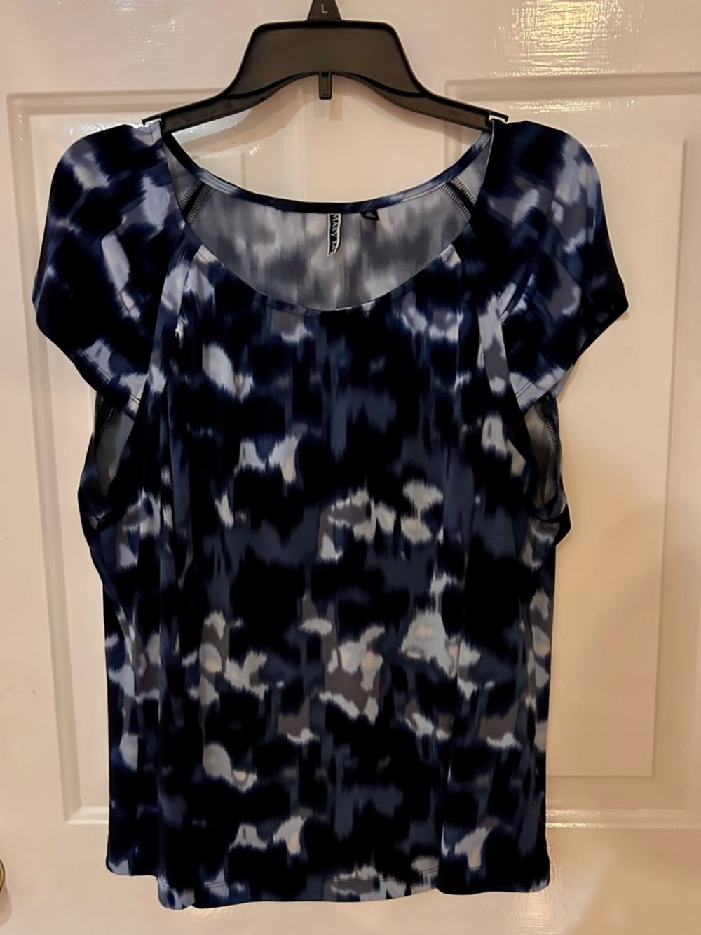 Mary Kay Navy and White Tie-Dye Cap Sleeve Top